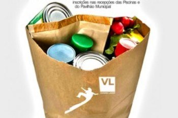 Alimentos em troca de zumba e futebol